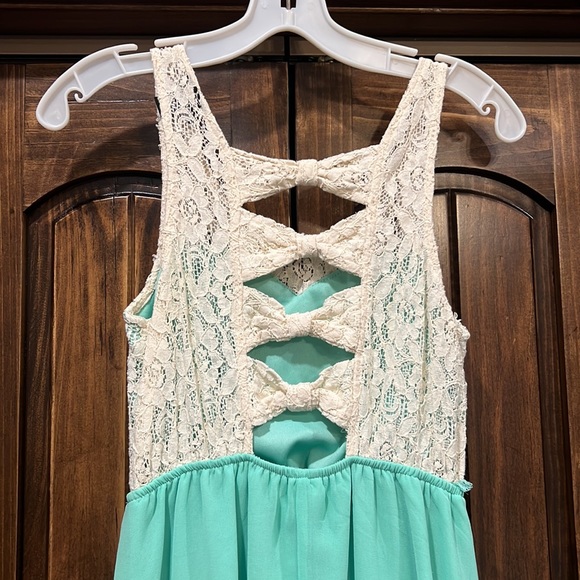 Ladies Rue21 Medium Spring Dress White Lace Turquoise Flowy - Picture 5 of 6
